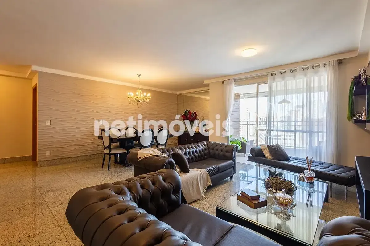 Apartamento sofisticado disponível para vendaLocalizado em andar alto, este apar...