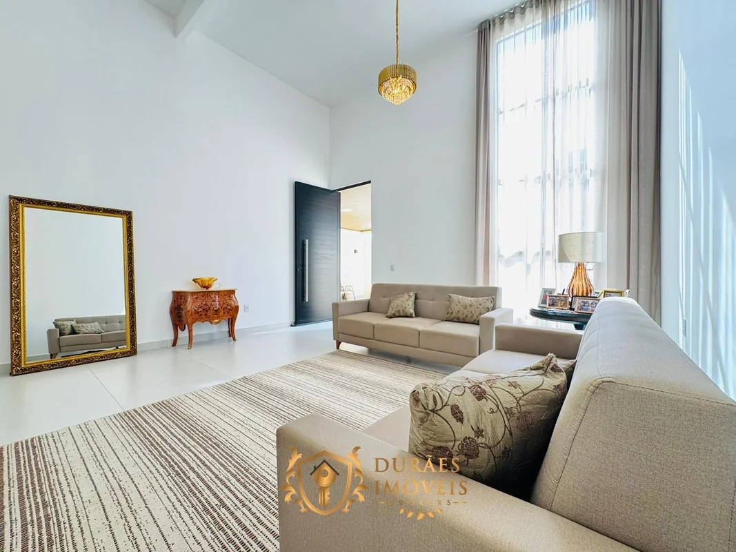 A Durães Imóveis Brokers tem a honra de apresentar este belíssimo imóvel:Casa Re...