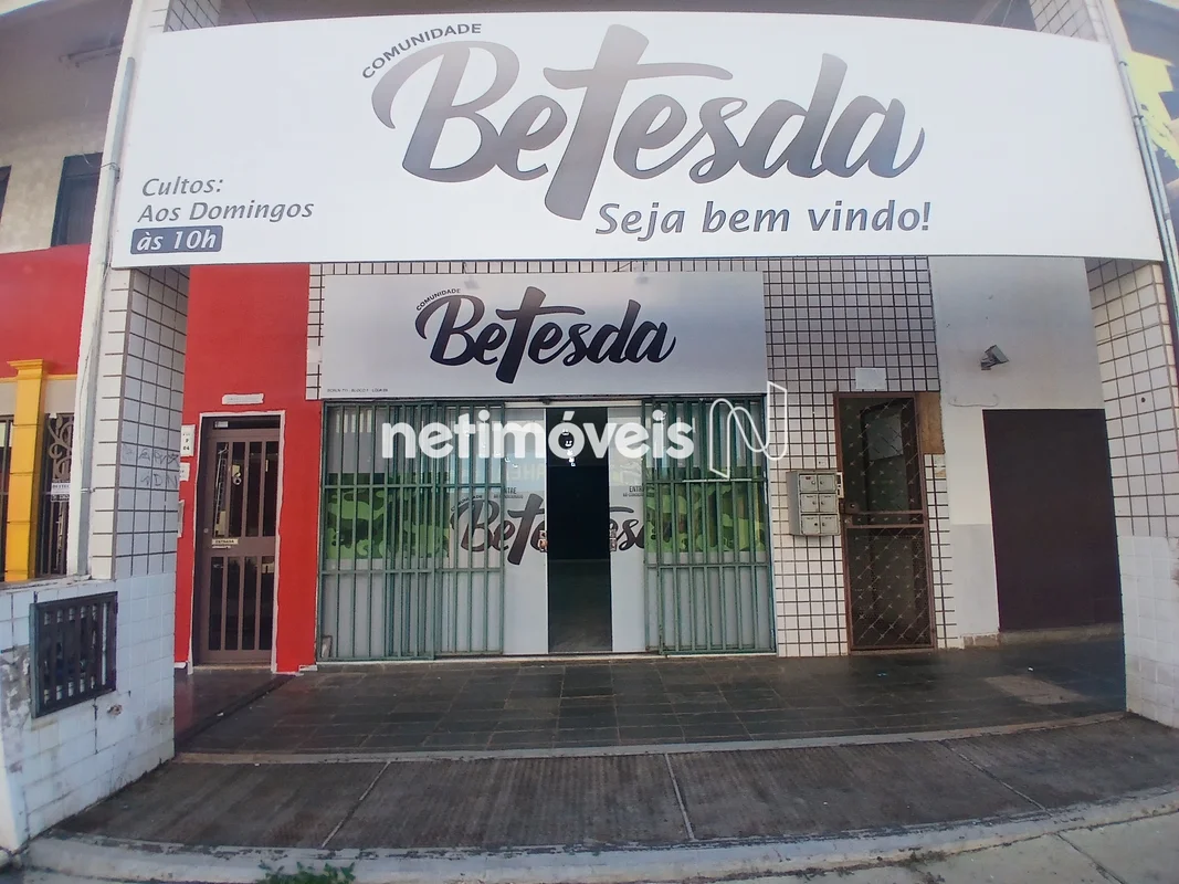 Excelente Loja terrea, com pintura nova, copa, banheiro,piso ceramica, subsolo c...