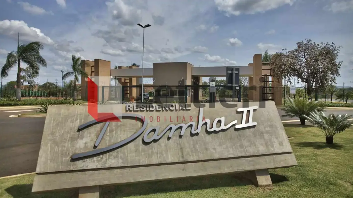  Condomínio fechado de alto padrão com lazer completo e segurança 24 horas.Clube...