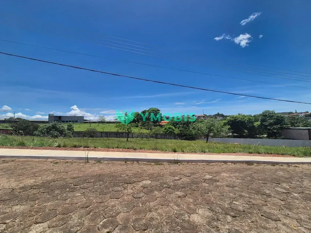 Imagine viver cercado pela natureza, com o silêncio e a tranquilidade do campo, ...