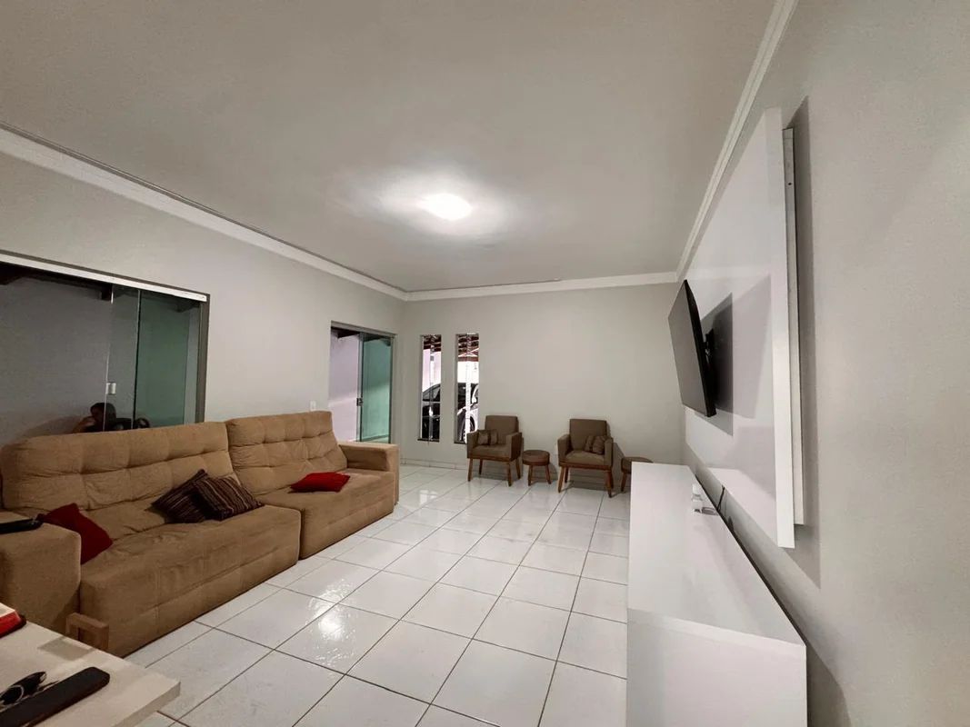 Vendo excelente casa 4 suítes, Rua 3 Vicente Pires , condomínio ilha bela!Lote d...