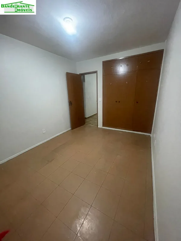 IMÓVEL COMPOSTO POR:- 02 QUARTOS - SALA AMPLA- COZINHA CONJUGADA COM ÁREA DE SER...