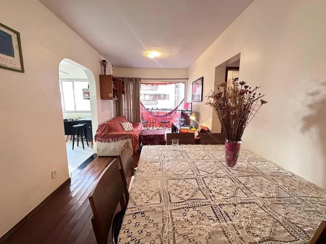 Fernanda Marques vende maravilhoso apartamento no SudoesteREFORMADO, DE CANTO E ...