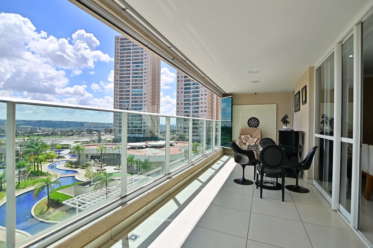 Residencial Península em Águas Claras, com 180m² , 3 Quartos (2 Suítes com Close...