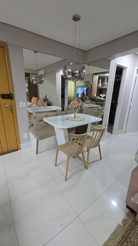 Descubra um apartamento reformado na Rua 19, Norte, em Águas Claras, DF. Situado...