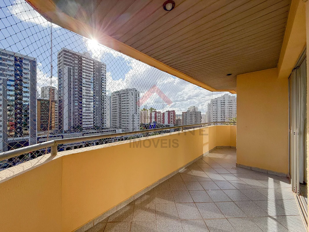 Excelente apartamento de canto, com aproximadamente 130m², planta inteligente, a...