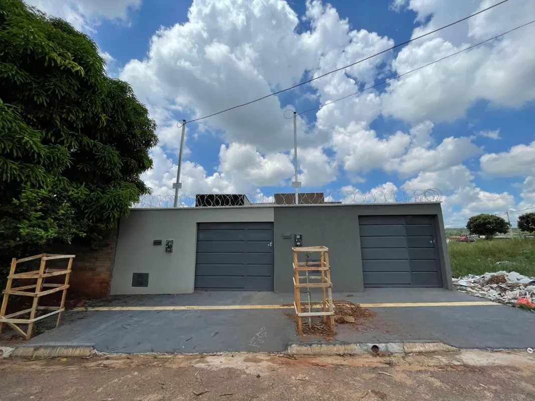 Vende-se 02 (duas) casas no Residencial Buena Vista III, Goiânia/GO. Casa térrea...