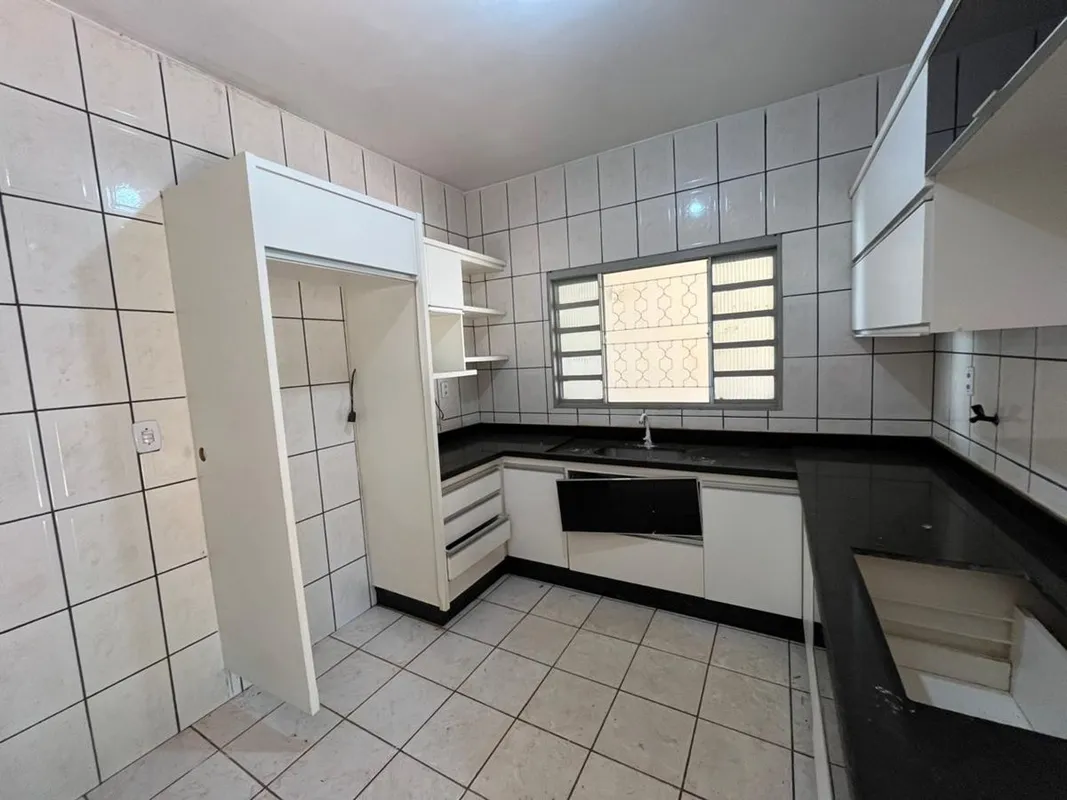 CASA PARA ALUGAR - CIDADE VERA CRUZ Descrição do imóvel:3 quartos, sendo 1 suíte...