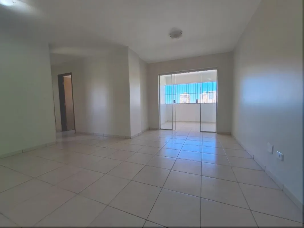 Apartamento amplo e muito bem conservado, com 3 quartos (sendo 1 suíte), todos c...