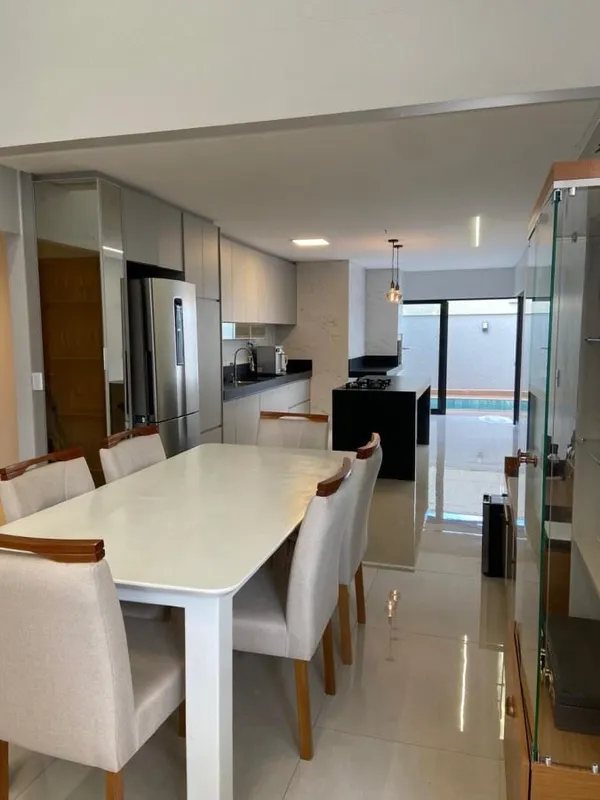 Casa à venda com Armários, Residencial Parqville Jacarandá, Aparecida de Goiânia...