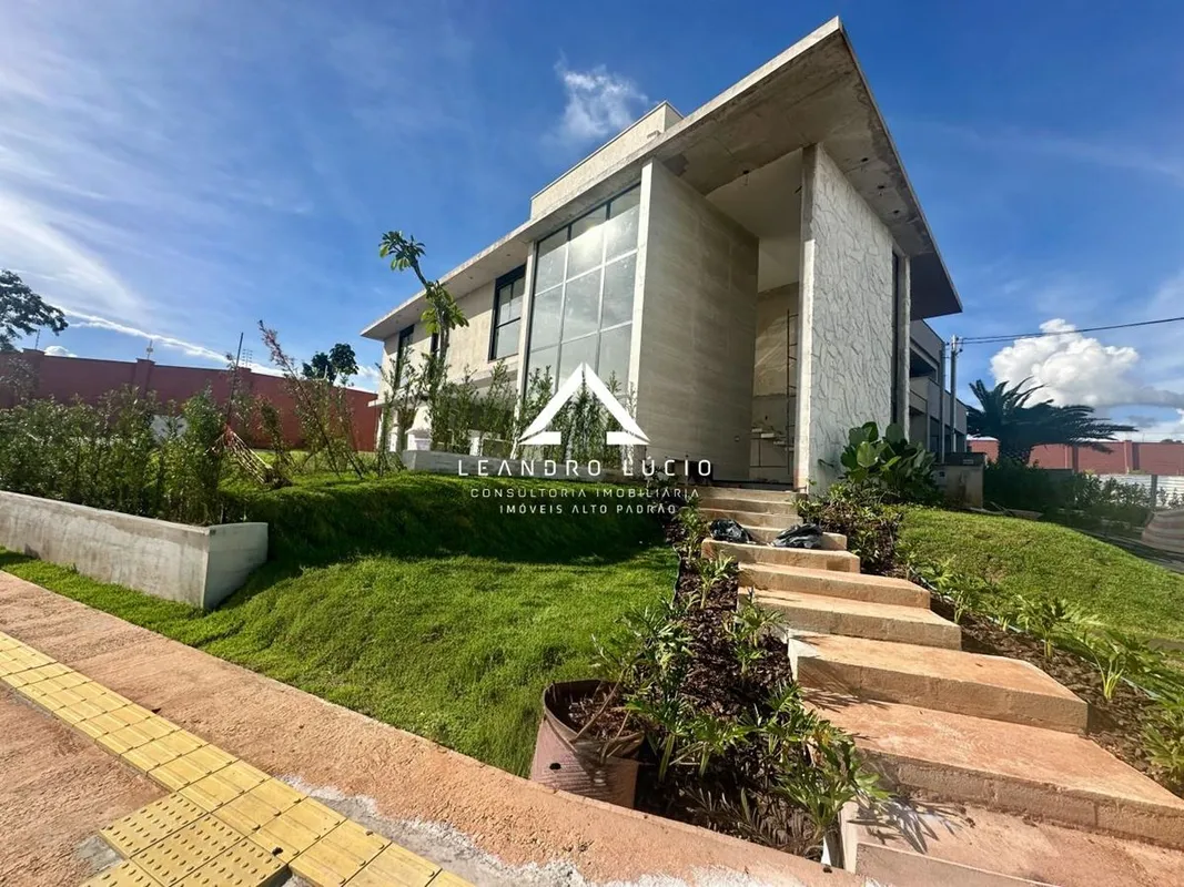 Sobrado à venda no Condomínio Jardins Sevilha Aparecida de Goiânia/GO Projeto ex...