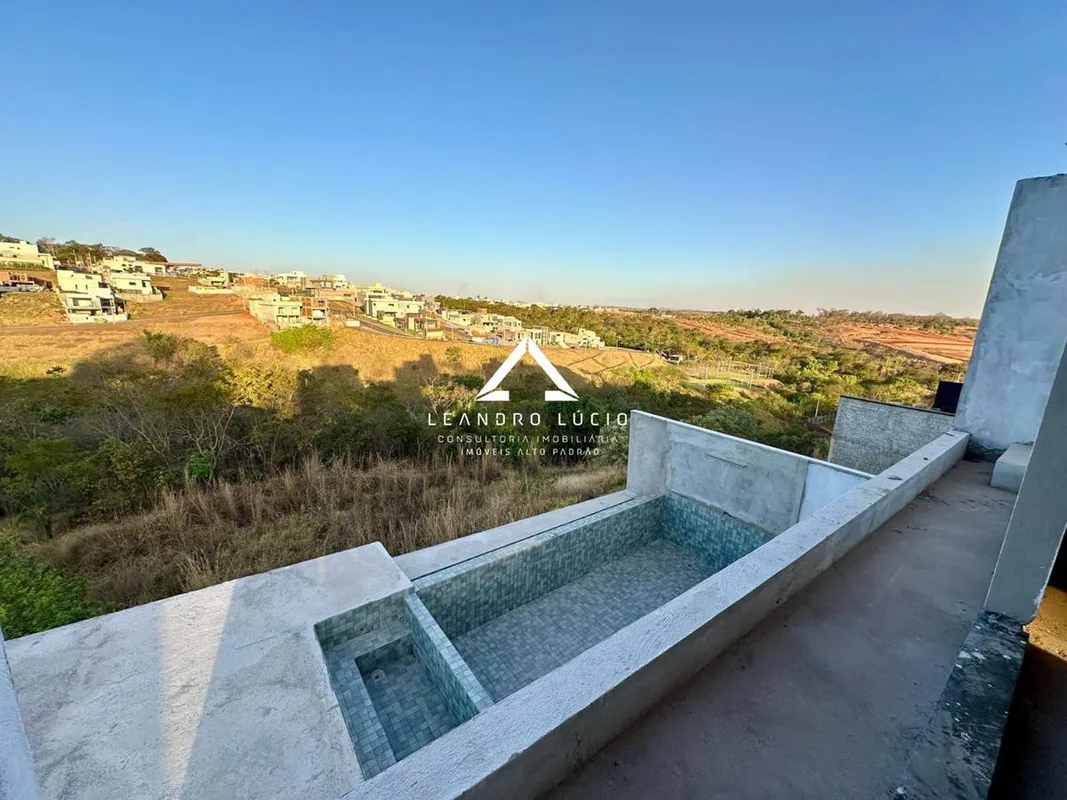 Casa à venda fundo Mata, Jardins Nápoles, Senador Canedo, GO Casa à venda em Con...