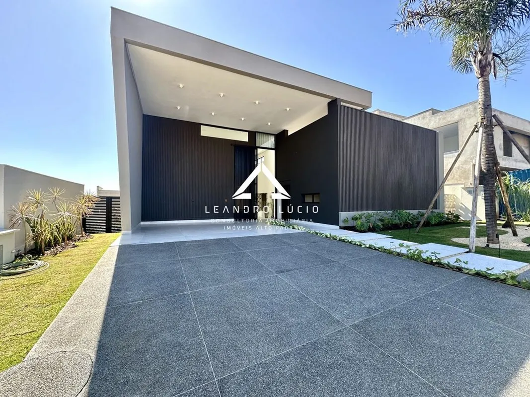 Casa de Luxo à Venda no Condomínio Plateau D#39;Or - Goiânia Repleta em Marcenar...