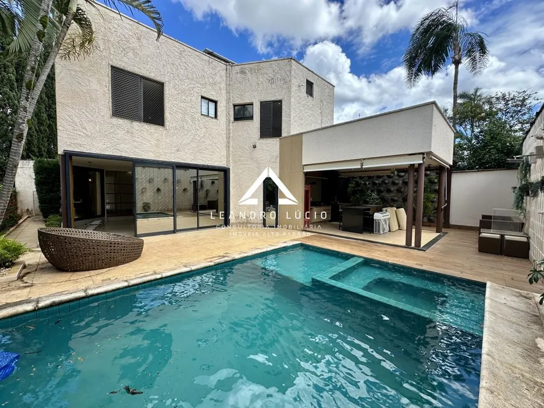 Casa Sobrado à venda no Condomínio Jardins Viena com 3 Quartos, 3 suítes plenas,...