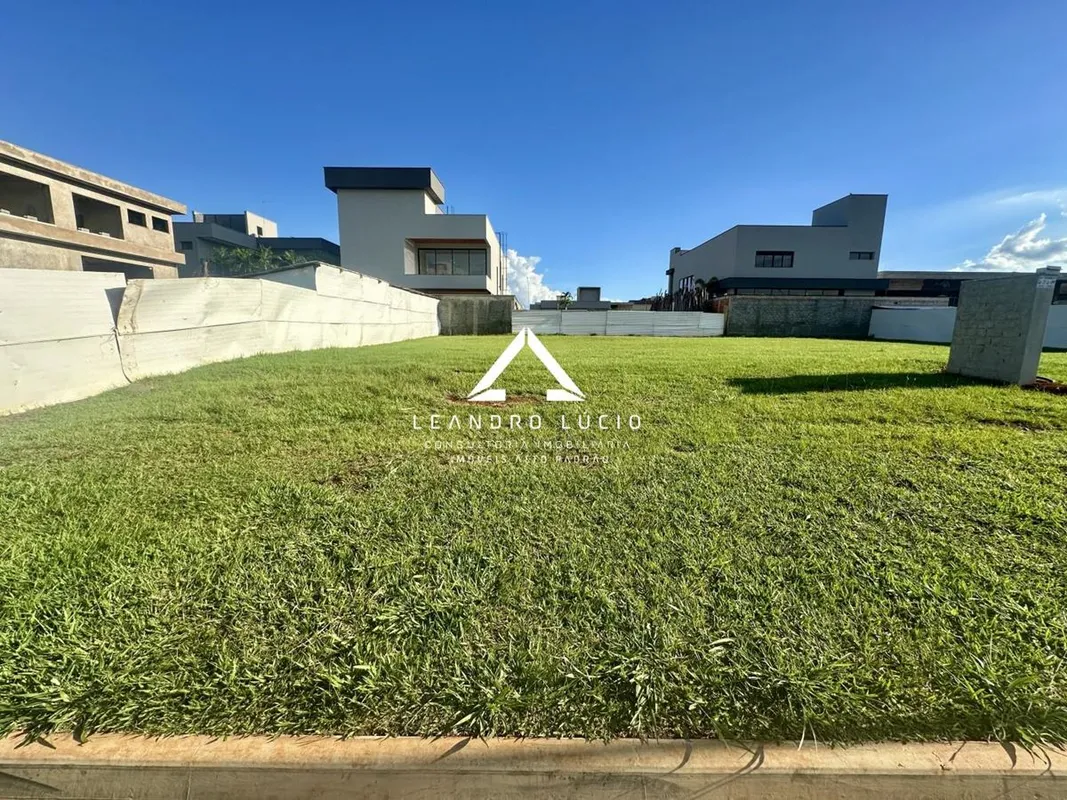 Terreno à Venda no Jardins França Goiânia GO Condomínio Fechado de Alto Padrão O...