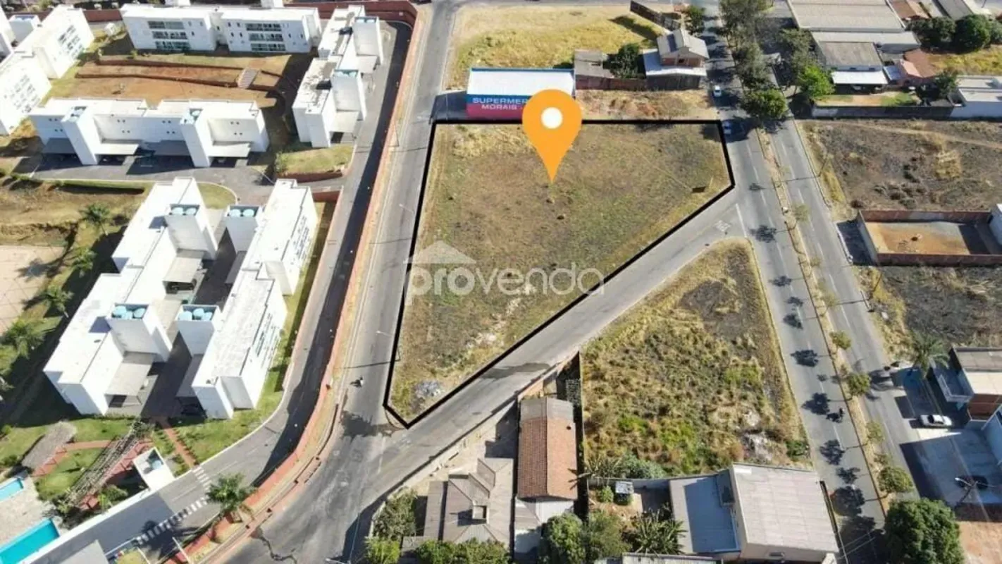 Explore a oportunidade de investir em uma área comercial com localização estraté...