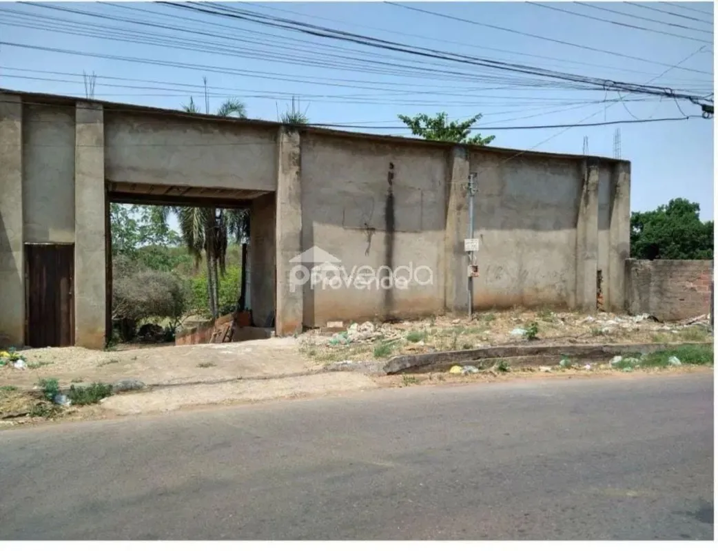 Apresentamos este amplo terreno situado na Av. Curitiba, na chácara U, Vila João...