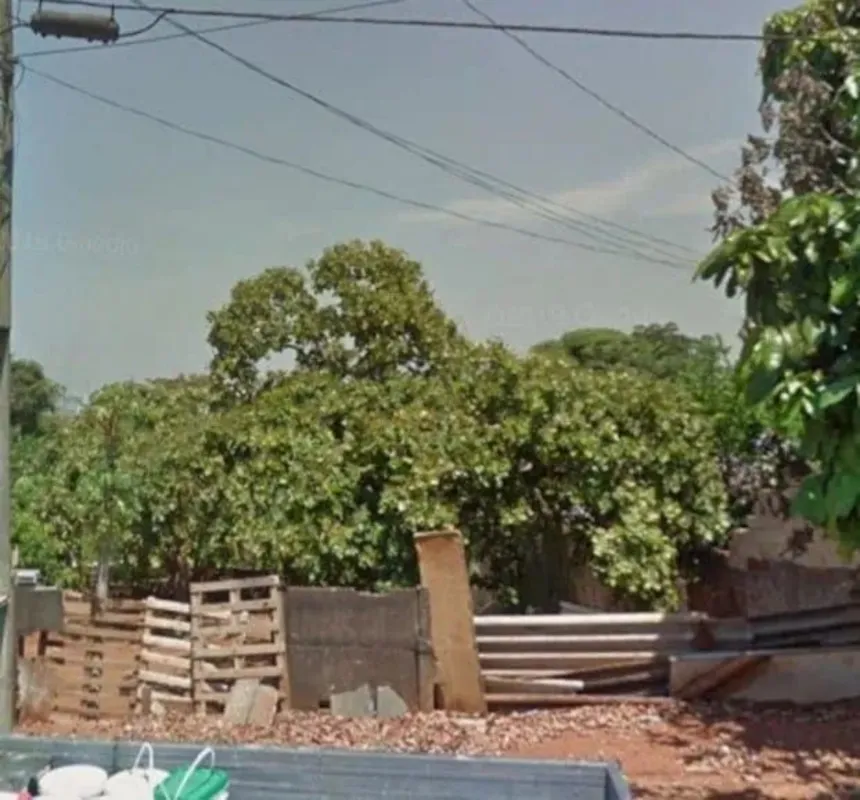 Lote rua Caiapó quadra 102, lote 12, com 383.70 m², com 14,42 m de frente, 11,45...
