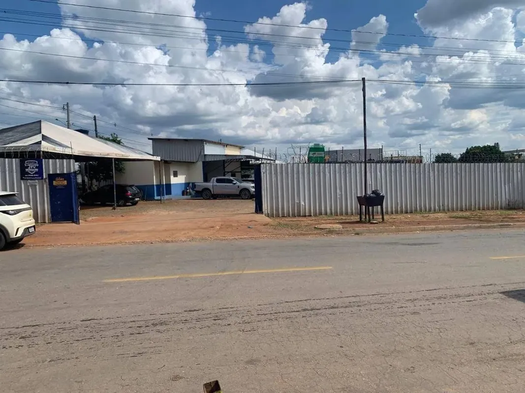 Área de Esquina à Venda 2.565 m² 60 m de Frente Excelente Potencial ComercialExc...