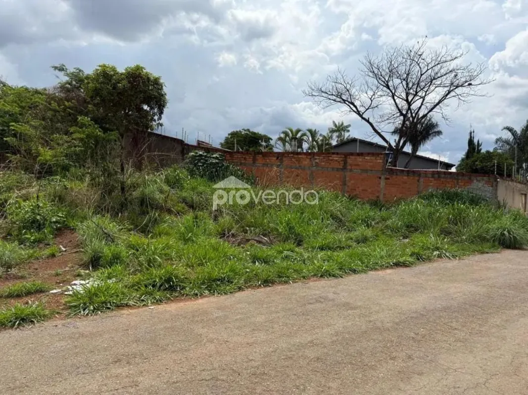Lote à Venda com 482,57m² no Setor Center VilleLocalização estratégica no Center...
