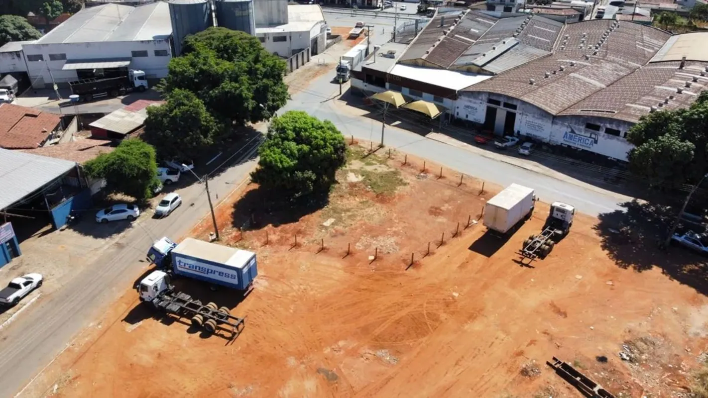 Lote à venda no Bairro Capuava. Excelente oportunidade para construtores. 29/04/...