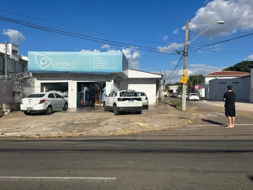 Oportunidade no Setor Sul ? Goiânia! Galpão Comercial com Casa e Kitnet à VendaE...