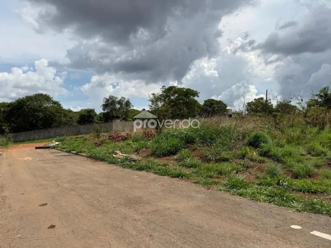 Lote à Venda com 674,39m² no Setor Center VilleLocalização estratégica no Center...