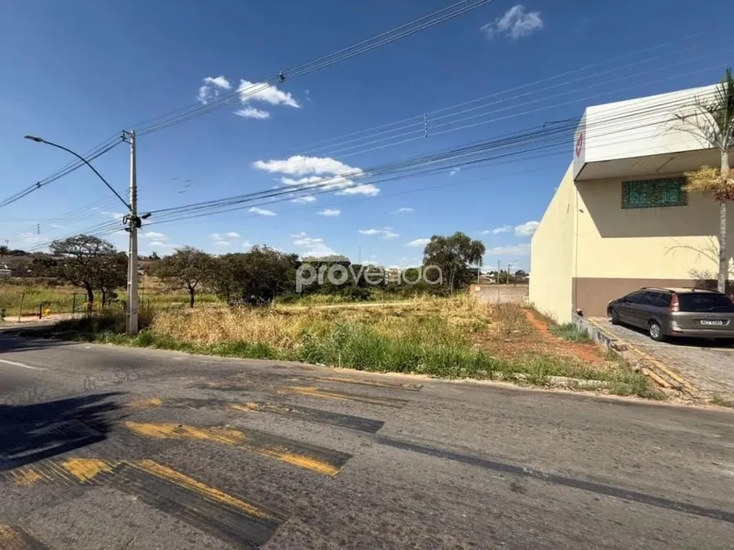 Lote à Venda com 473m² no Setor Center VilleLocalização estratégica no Center Vi...