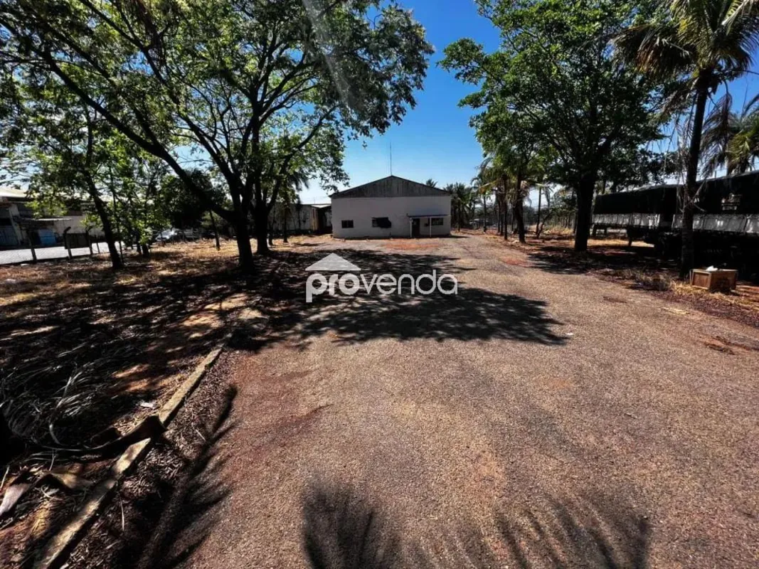Galpão Comercial à Venda no Setor Distrito Agroindustrial - Avenida Eixo ViárioO...