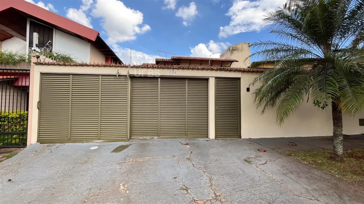 COD U-0031776 - Casa Espaçosa no Anhanguera, Goiânia: 4 Quartos, Lazer Completo ...