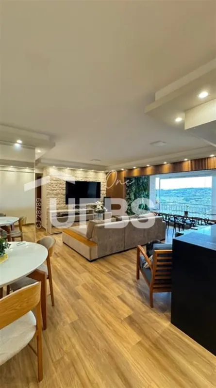 COD U-0032199 - Apartamento reformado e semimobiliado à venda no Edifício Week F...