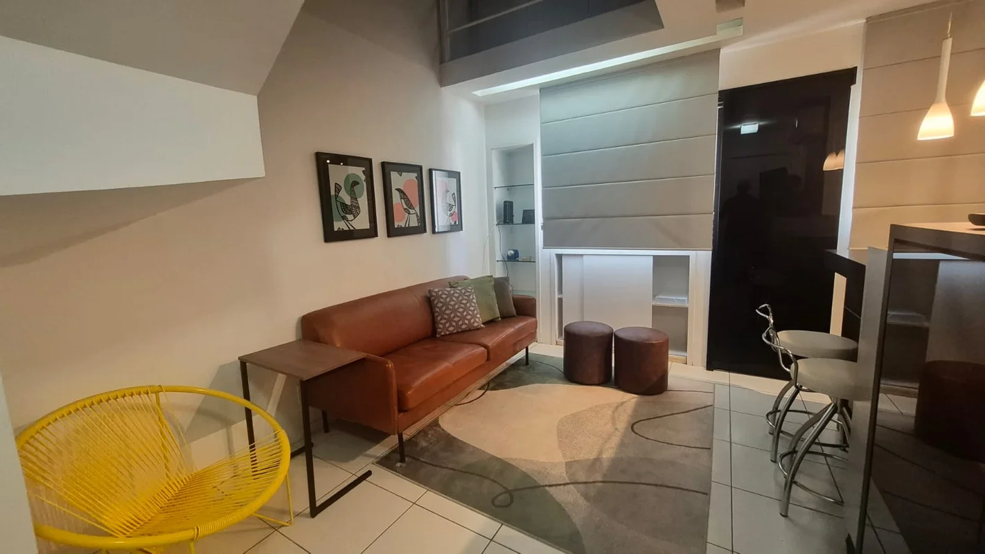 Apartamento de 1 suíte, mobiliado e decorada no Condomínio Bellagio.- Sala integ...