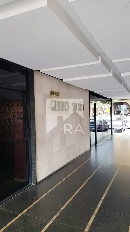 Esta sala de 27m² localizado na Asa Sul, região nobre de Brasília, é a oportunid...