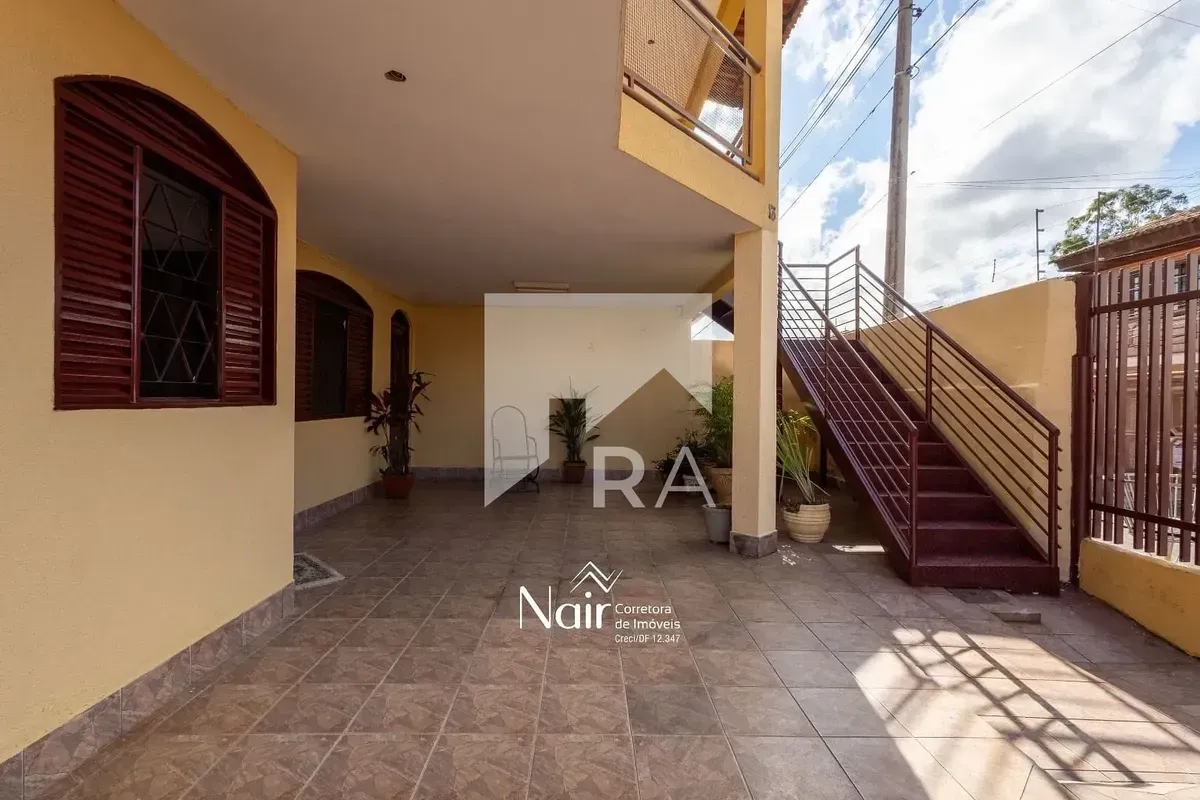 Casa com quatro quartos na Metropolitana - Núcleo Bandeirante. Imagine o seu nov...