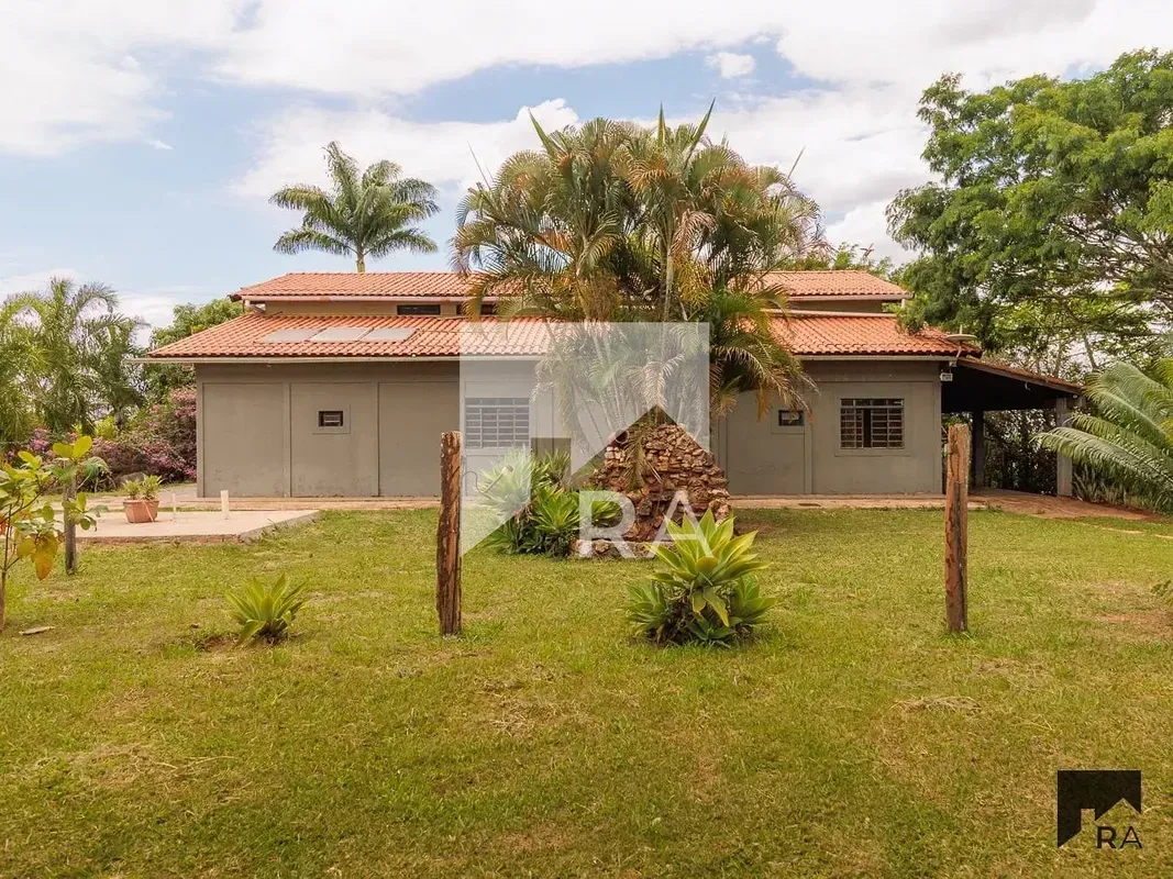 Apresentando uma chácara em Brasília, região da Granja do Torto, disponível para...