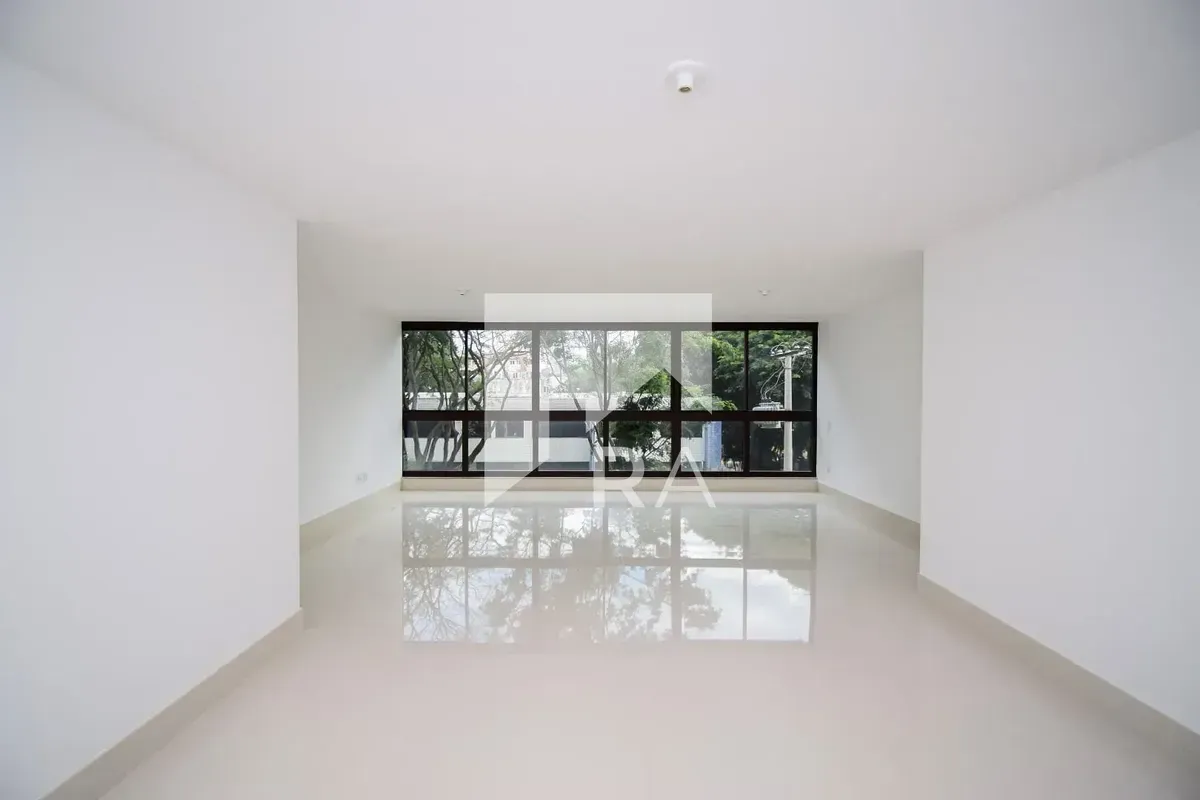 Apresentação do imóvel:Apartamento de 194 m2 - 4 Quartos sendo 2 suítes e 2 semi...