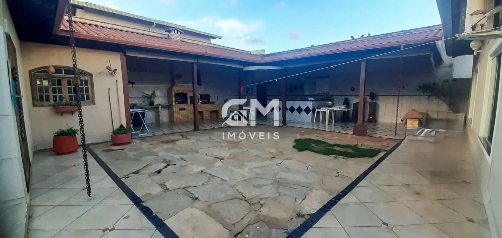 A GM Imóveis vende excelente casa no Condomínio império dos Nobres.NÃO ACEITA FI...