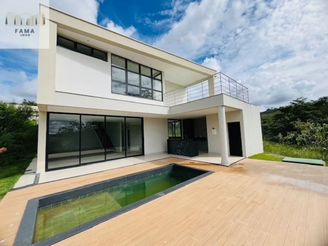 Maravilhosa casa composta de 4 suítes, sendo 1 suíte master, feita para quem bus...
