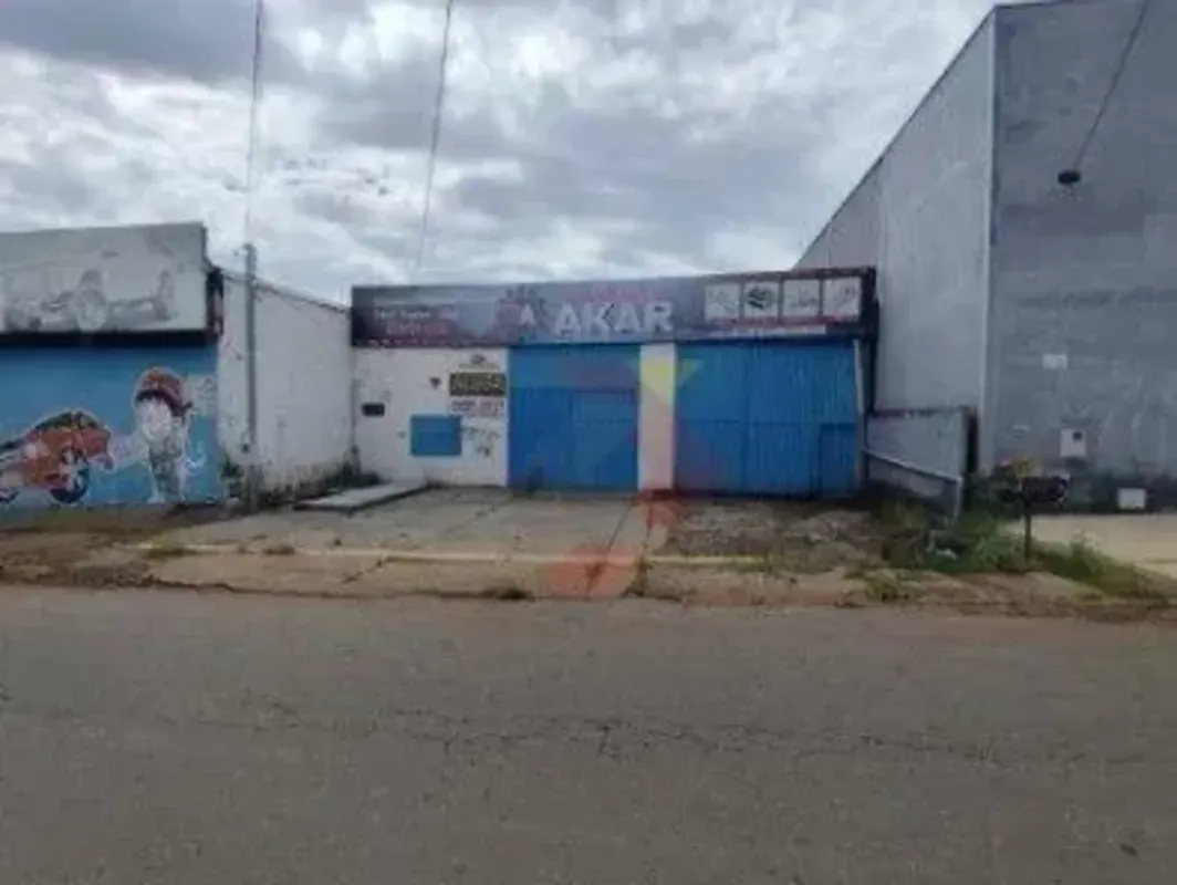 Galpão / Depósito / Armazém para alugar, 360m² - Ipiranga Galpão com cerca de 36...