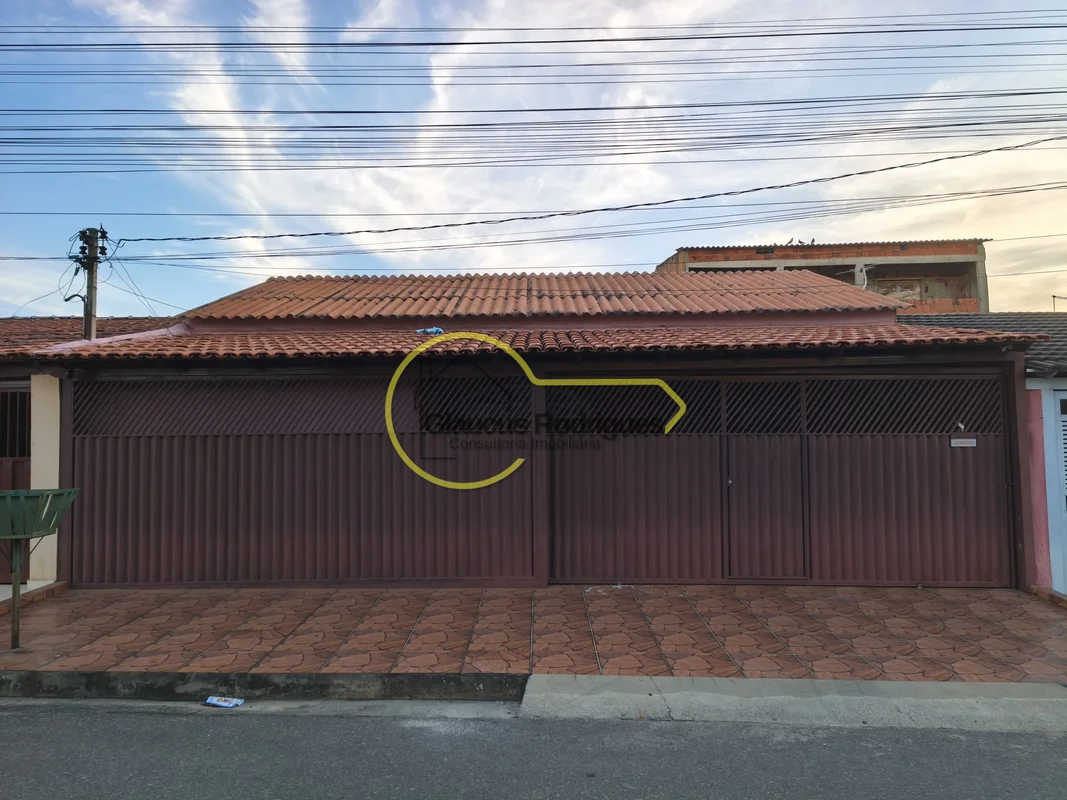 Glaucus Rodrigues Assessoria Imobiliária vende excelente casa de 3 quartos (1 su...