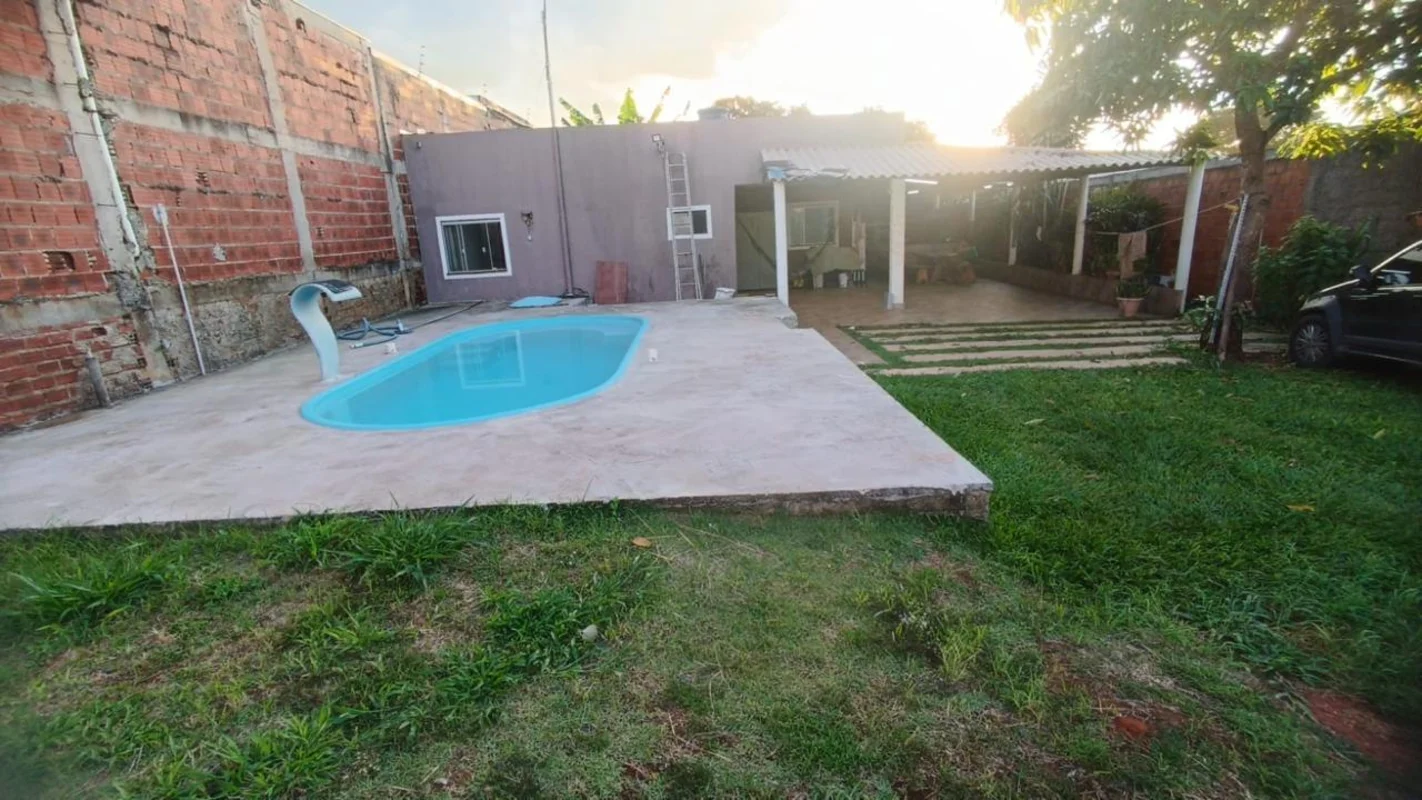 Casa ponte alta norteCondomínio fechado DF475 Casa composta por 3 quartos, sendo...