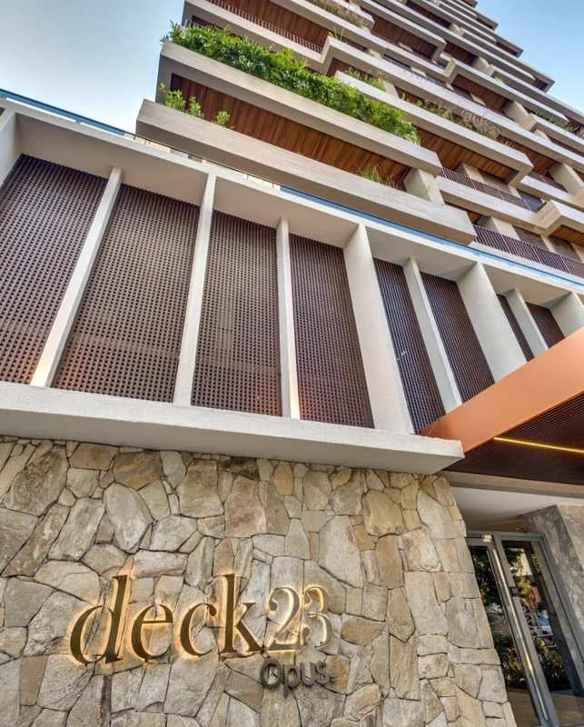 Apartamento de Alto Padrão - 04 Suítes - Setor Bueno - À beira da Praça T-23Desc...