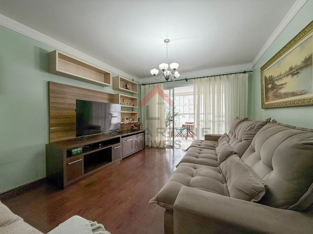 Apartamento amplo e bem distribuído, localizado em uma das regiões mais valoriza...