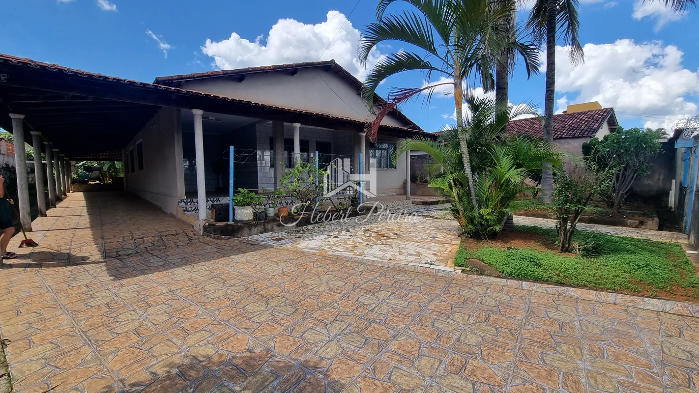 HP Vende: Casa com Laje 3 Quartos 1 Suíte em Lote de 950m² no Setor de Mansões e...
