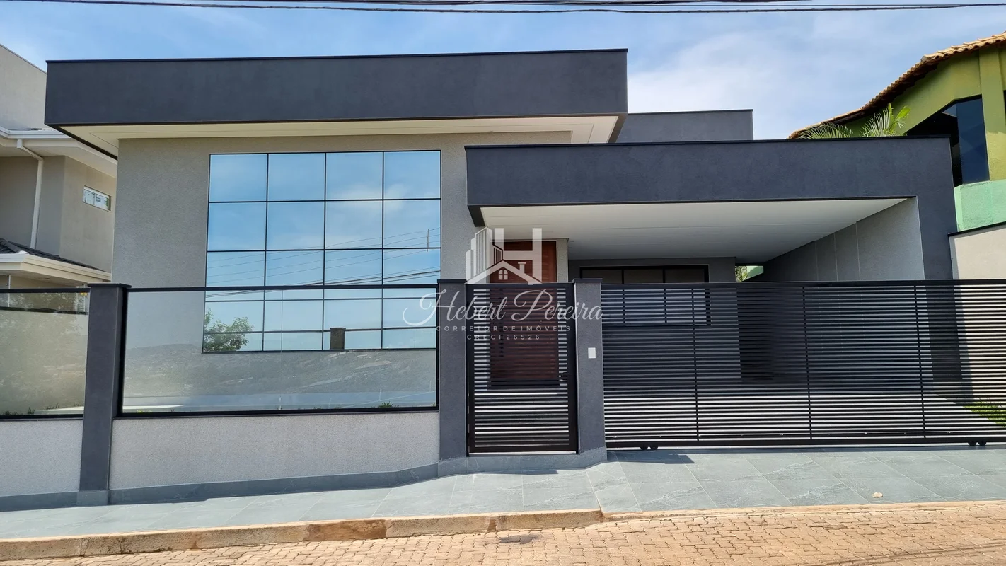 HP VENDE: Casa Alto Padrão 4 Suítes Churrasqueira Piscina em Condomínio FechadoN...