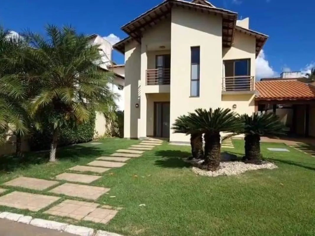 Sobrado localizado no Jardins Viena com 05 dormitórios, 320 m² construídos. Poss...