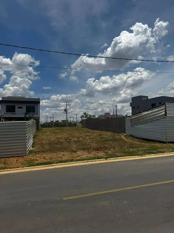 Lote no Jardins Sevilha Condomínio FGR com infraestrutura completa próximo a ave...
