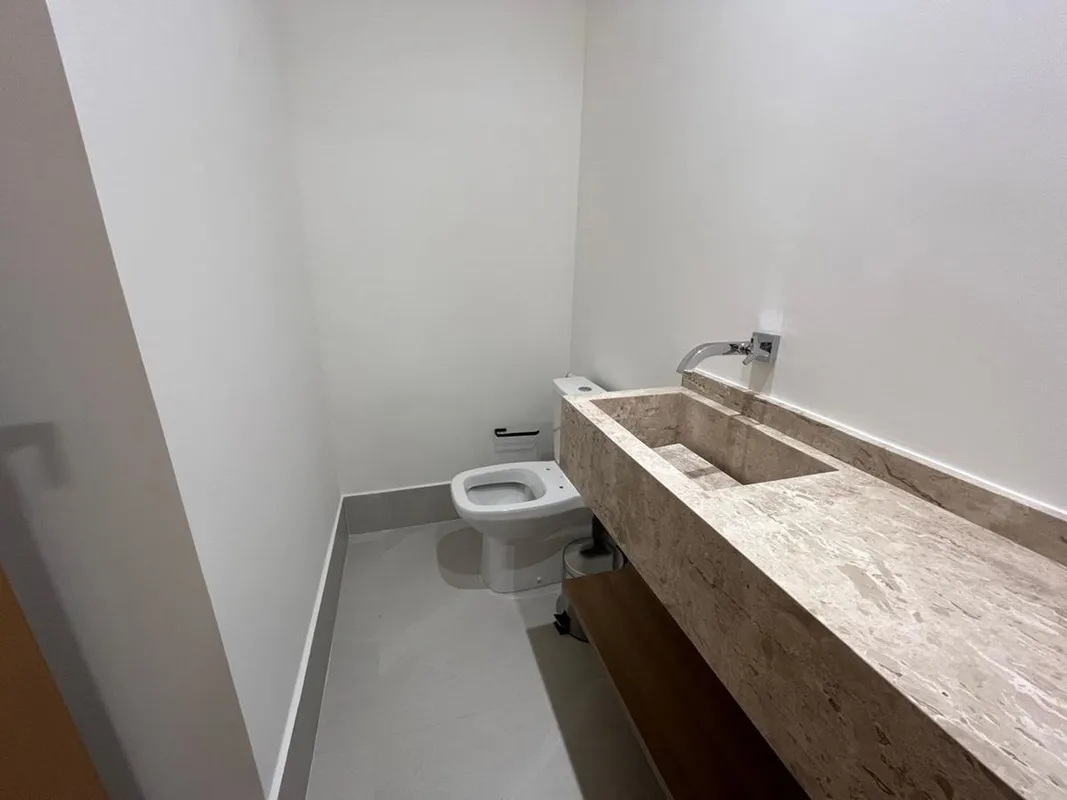 Localizado em uma das regiões mais valorizadas de Goiânia, com acesso rápido à R...