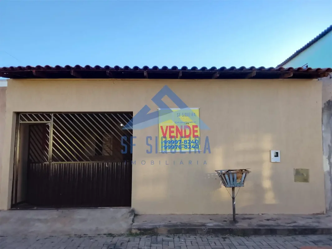 - S. F. SIQUEIRA VENDE IMÓVEL COMPOSTO DE:- SALA, TRÊS QUARTOS SENDO UMA SUÍTE, ...